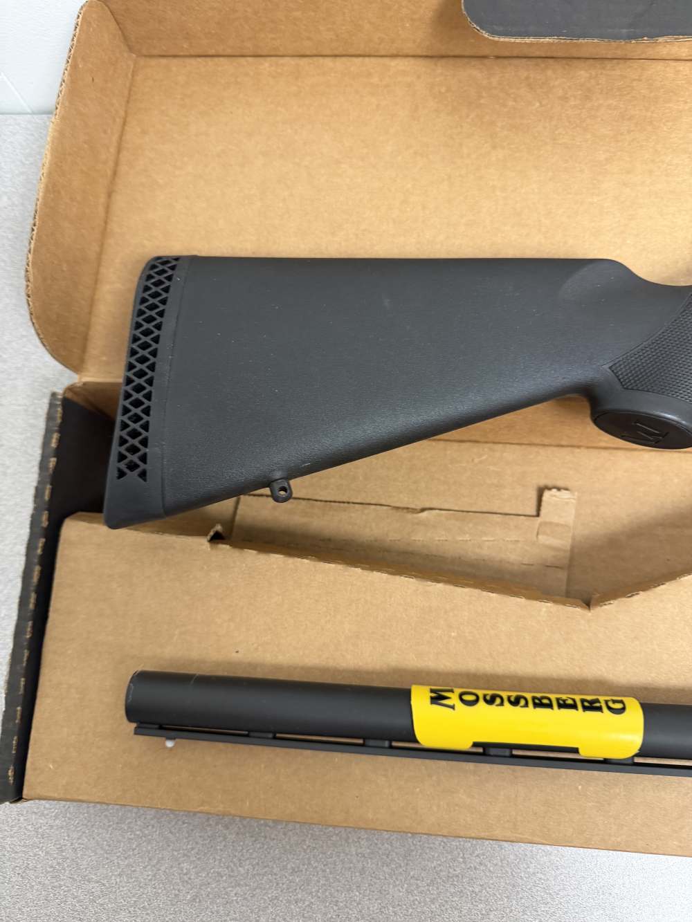 Mossberg 500, 12 GA, 28", Accu Chokes, Synthetic Stock-img-6