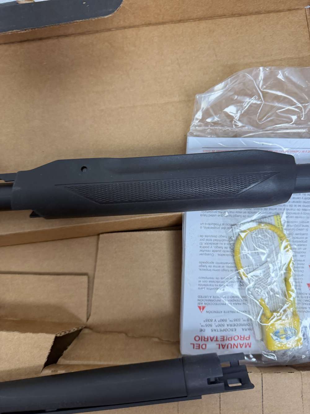 Mossberg 500, 12 GA, 28", Accu Chokes, Synthetic Stock-img-9