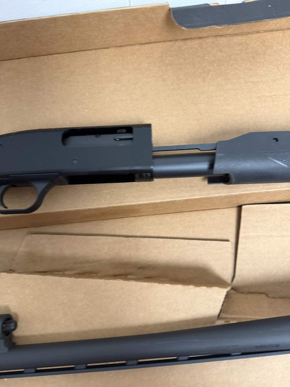 Mossberg 500, 12 GA, 28", Accu Chokes, Synthetic Stock-img-8