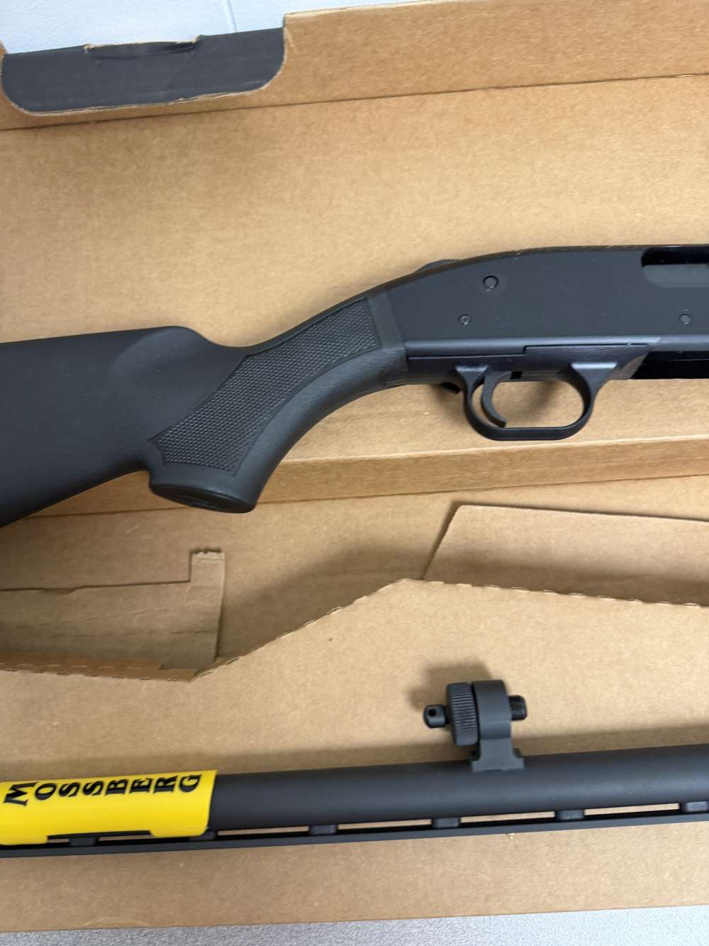 Mossberg 500, 12 GA, 28", Accu Chokes, Synthetic Stock-img-7