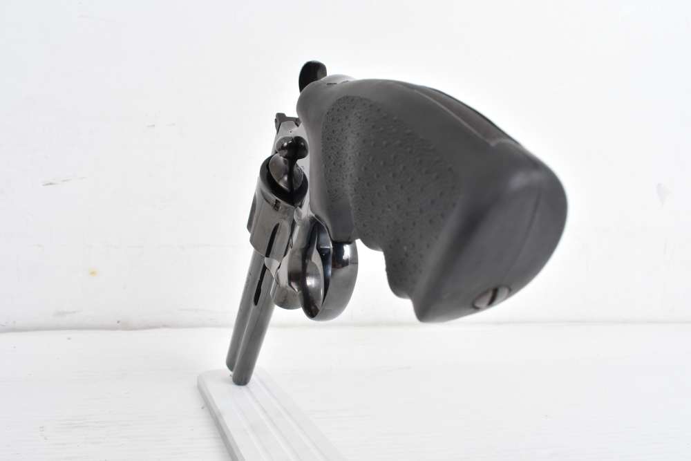 Colt Python .357 Magnum – 6" Barrel – Wood & Hogue Grips – Box & Manual-img-9