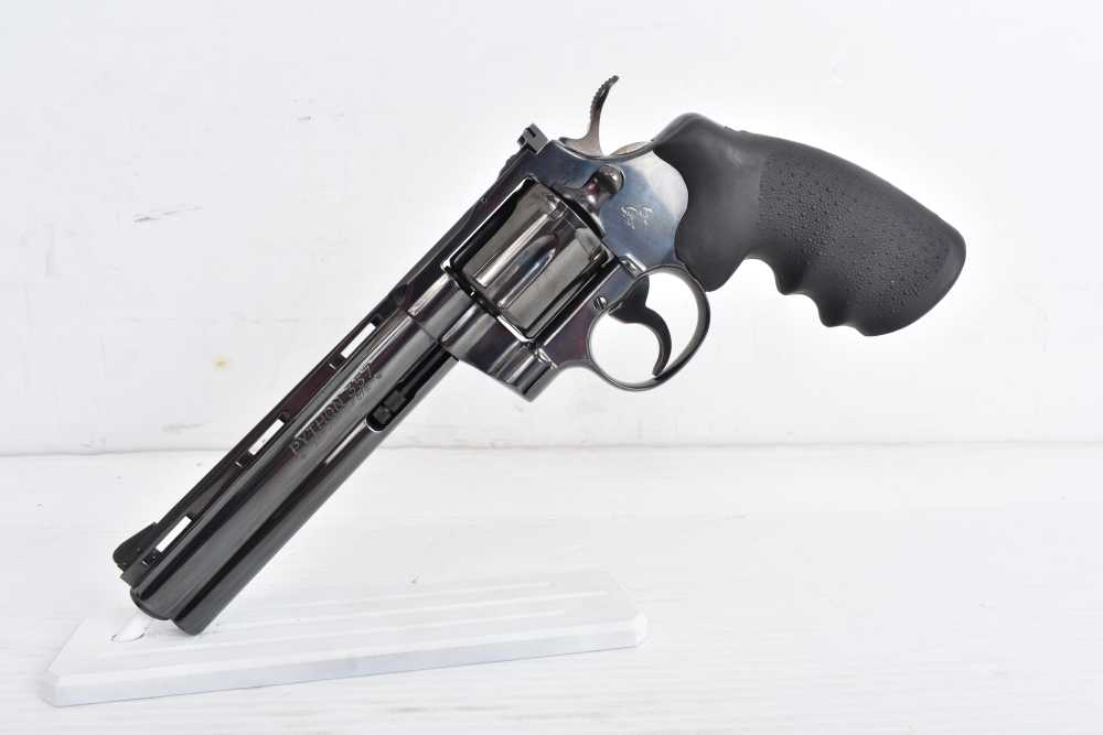 Colt Python .357 Magnum – 6" Barrel – Wood & Hogue Grips – Box & Manual-img-1