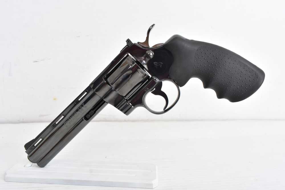 Colt Python .357 Magnum – 6" Barrel – Wood & Hogue Grips – Box & Manual-img-11