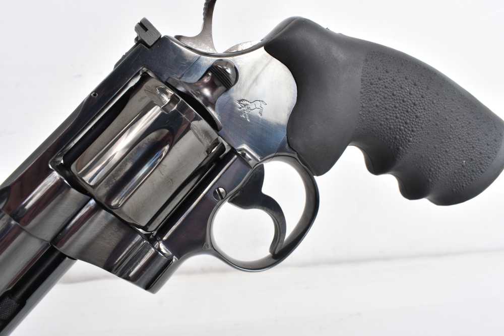 Colt Python .357 Magnum – 6" Barrel – Wood & Hogue Grips – Box & Manual-img-13