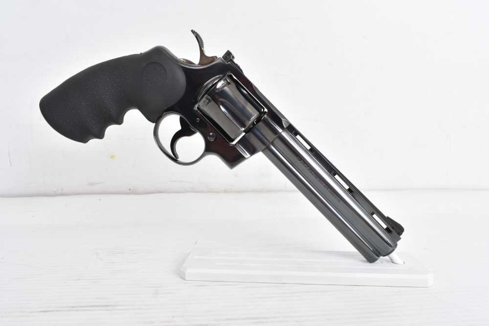 Colt Python .357 Magnum – 6" Barrel – Wood & Hogue Grips – Box & Manual-img-6