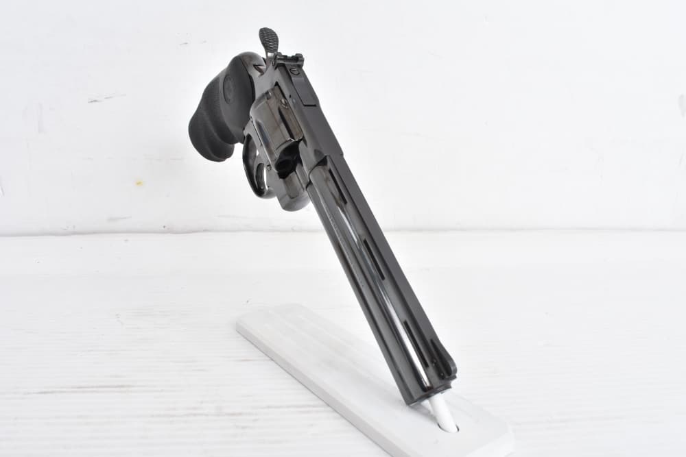 Colt Python .357 Magnum – 6" Barrel – Wood & Hogue Grips – Box & Manual-img-4