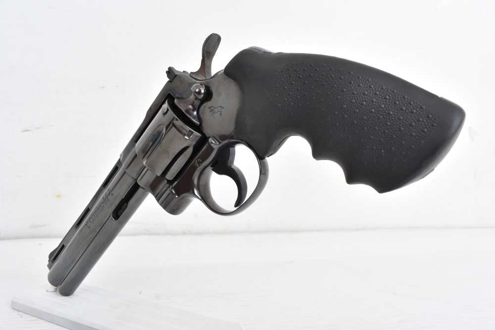 Colt Python .357 Magnum – 6" Barrel – Wood & Hogue Grips – Box & Manual-img-10