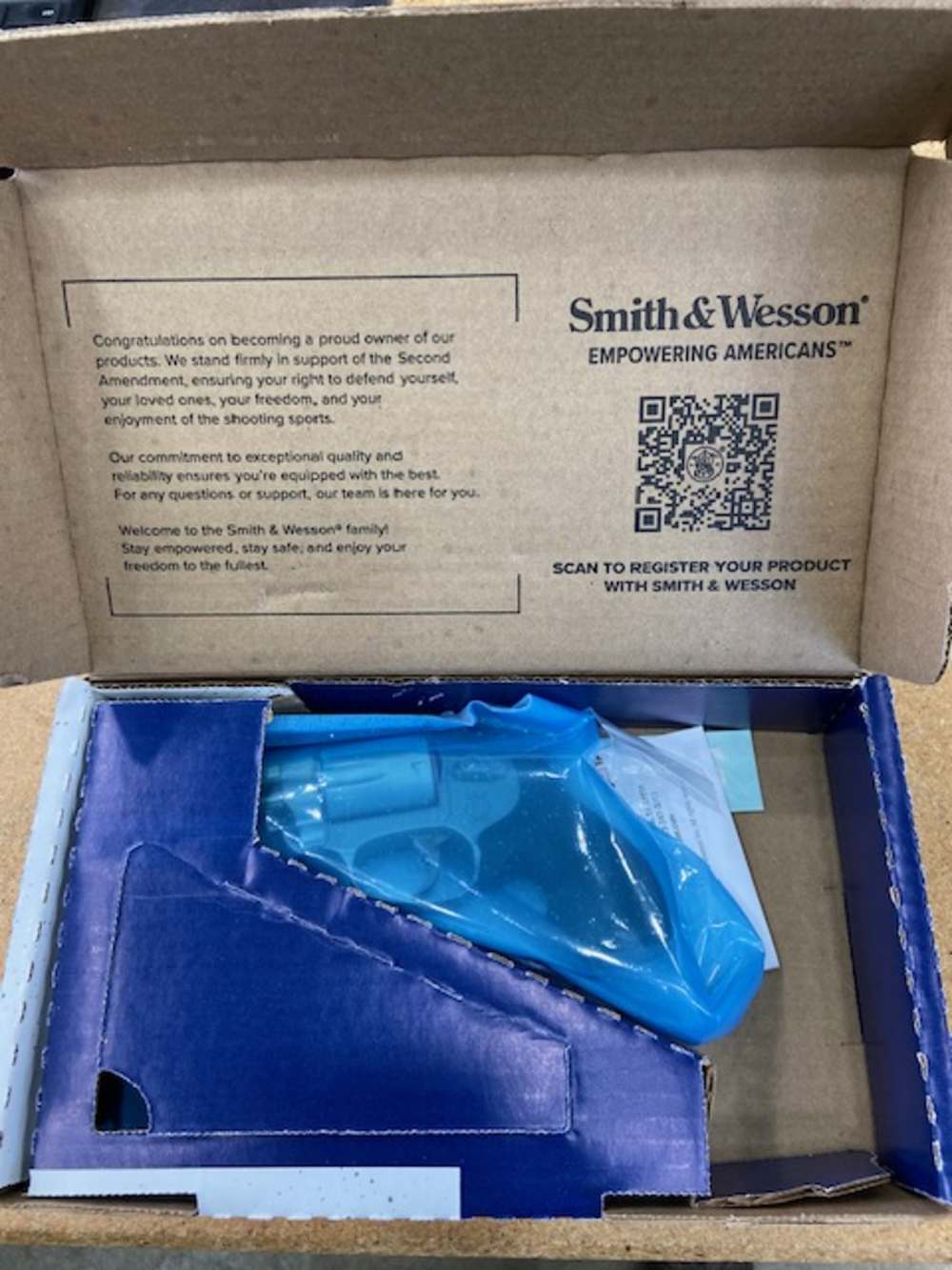 Smith & Wesson 940-3, 9mm NIB!-img-1