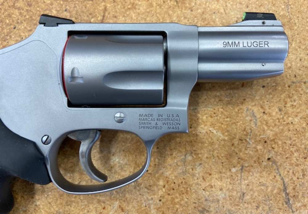 Smith & Wesson 940-3, 9mm NIB!-img-9