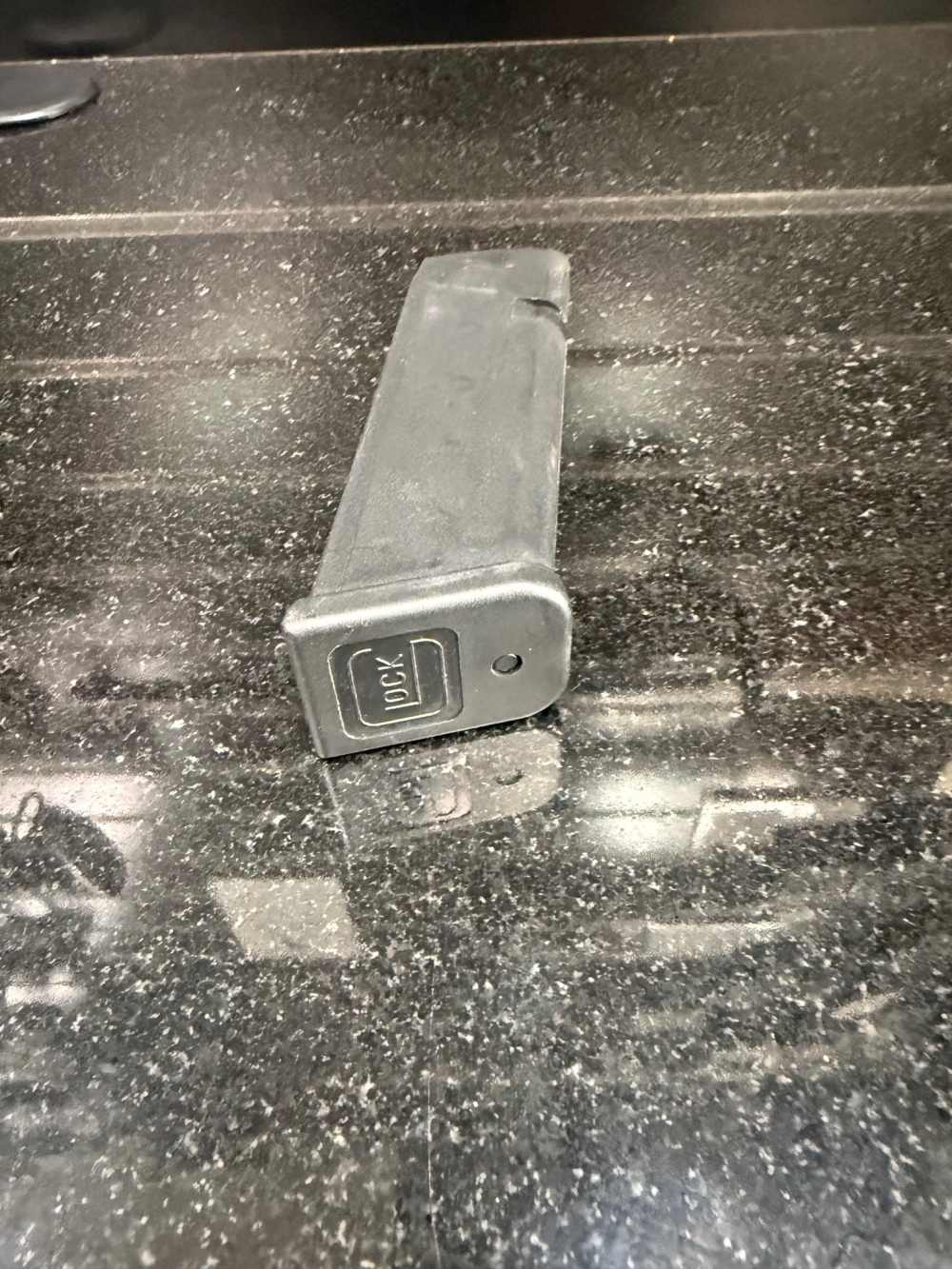 Glock 22 15rd Mag-img-0