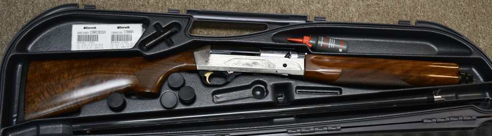 Benelli LEGACY 12Ga 28" Beautiful Walnut Stock w Case & Chokes ++-img-0