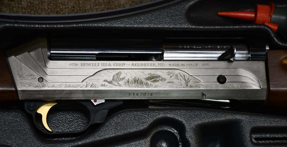 Benelli LEGACY 12Ga 28" Beautiful Walnut Stock w Case & Chokes ++-img-1