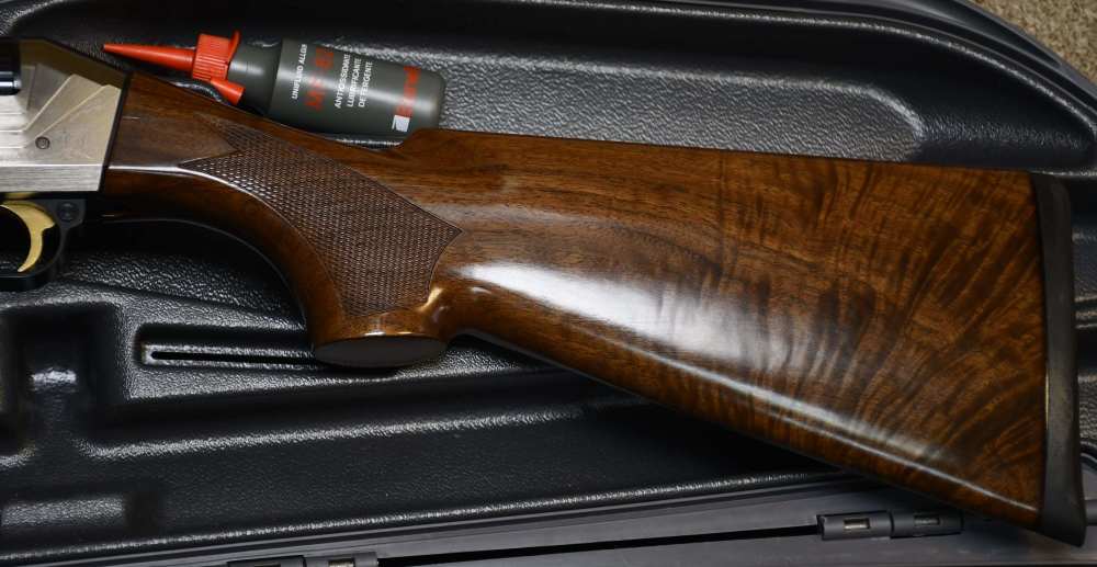 Benelli LEGACY 12Ga 28" Beautiful Walnut Stock w Case & Chokes ++-img-12