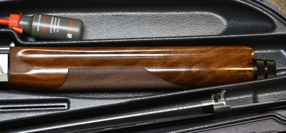 Benelli LEGACY 12Ga 28" Beautiful Walnut Stock w Case & Chokes ++-img-3
