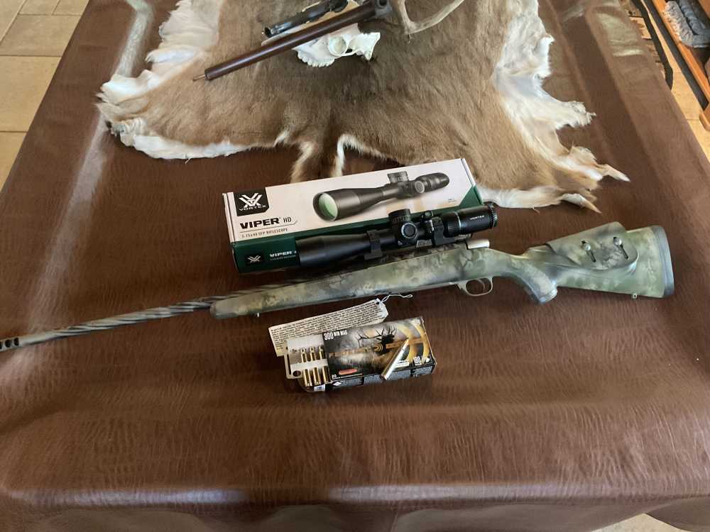  Weatherby  MK5Custom Long   300Win Mag & Vortex Viper 3-15x44  NIB -img-2