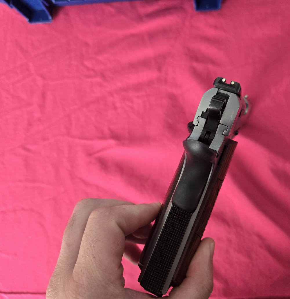 Smith and Wesson 1911 E series Stainless 5in .45acp-img-5