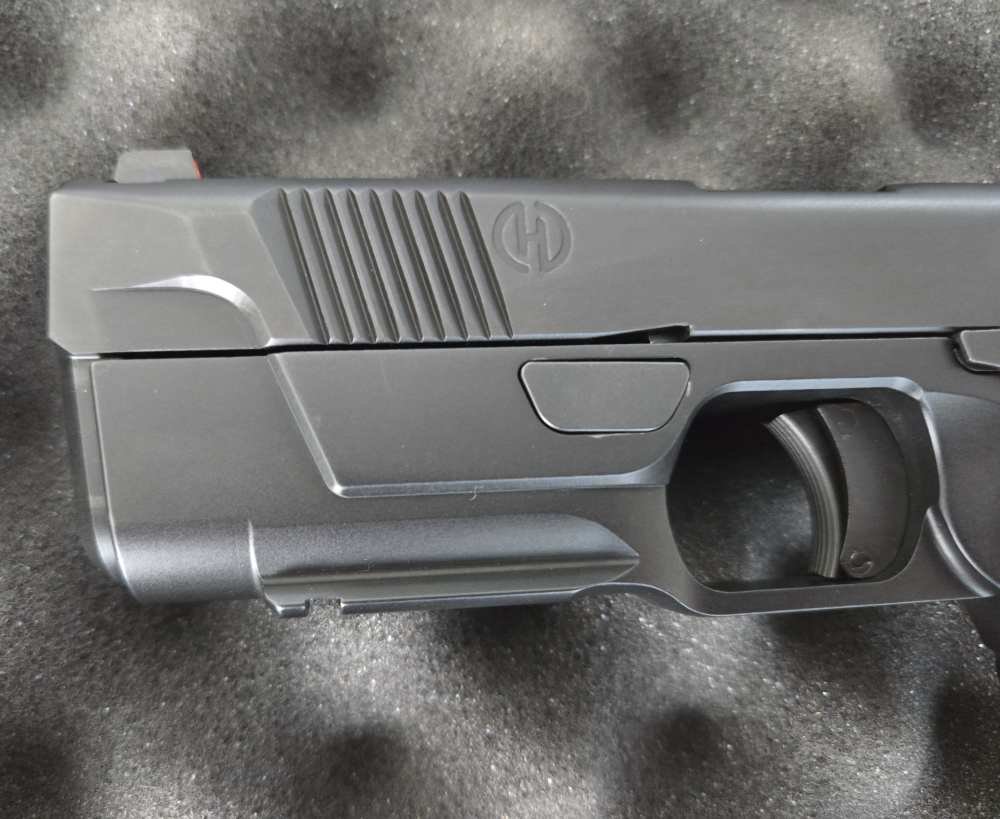Rare Original Production Hudson Manufacturing H9 pistol 9mm-img-2
