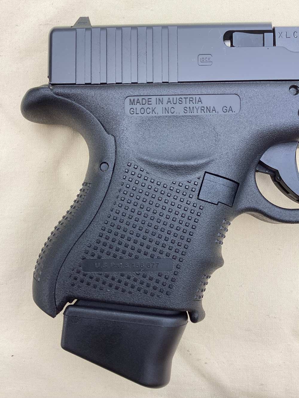 Glock 27 40 SW Generation 4, 6 Magazines Very Nice -img-2