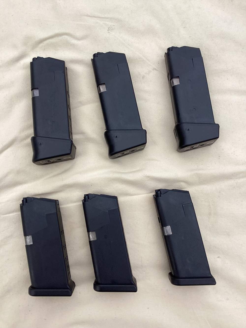 Glock 27 40 SW Generation 4, 6 Magazines Very Nice -img-11