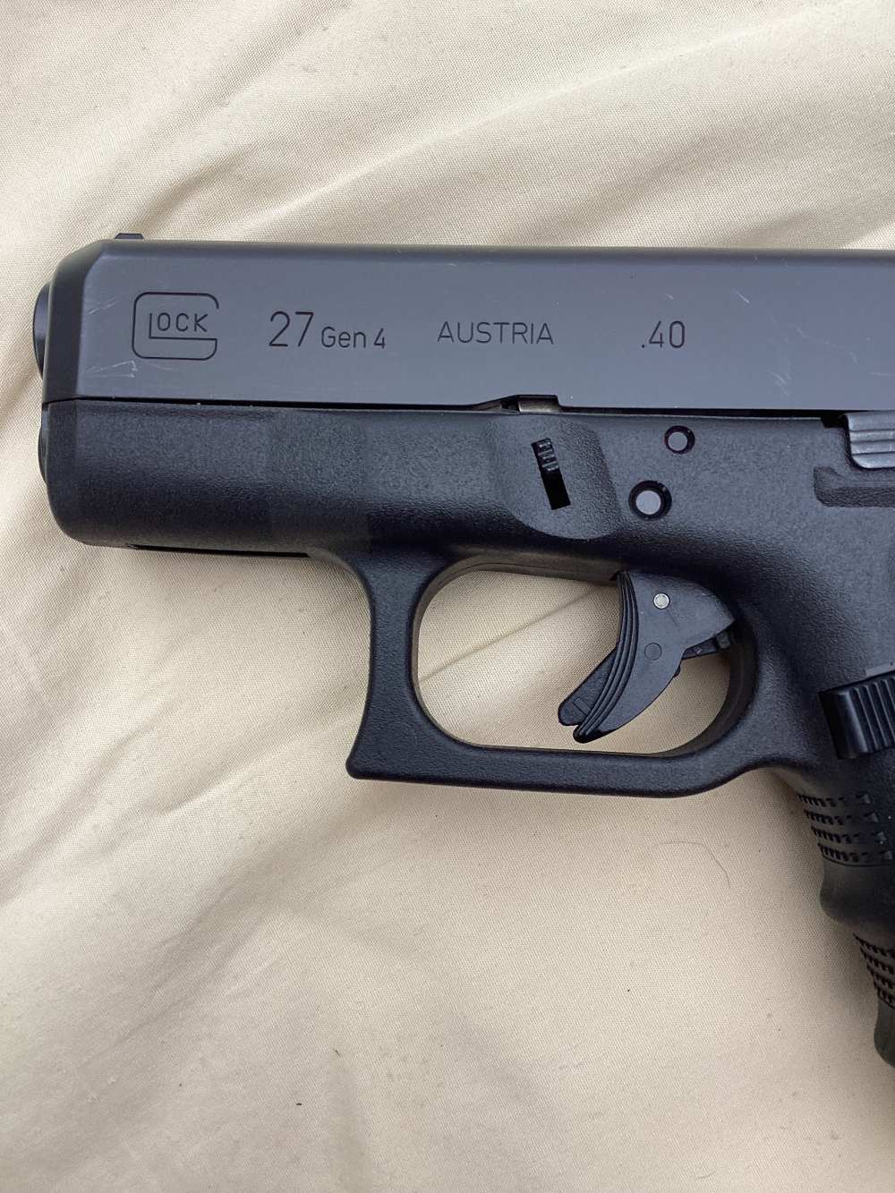 Glock 27 40 SW Generation 4, 6 Magazines Very Nice -img-14