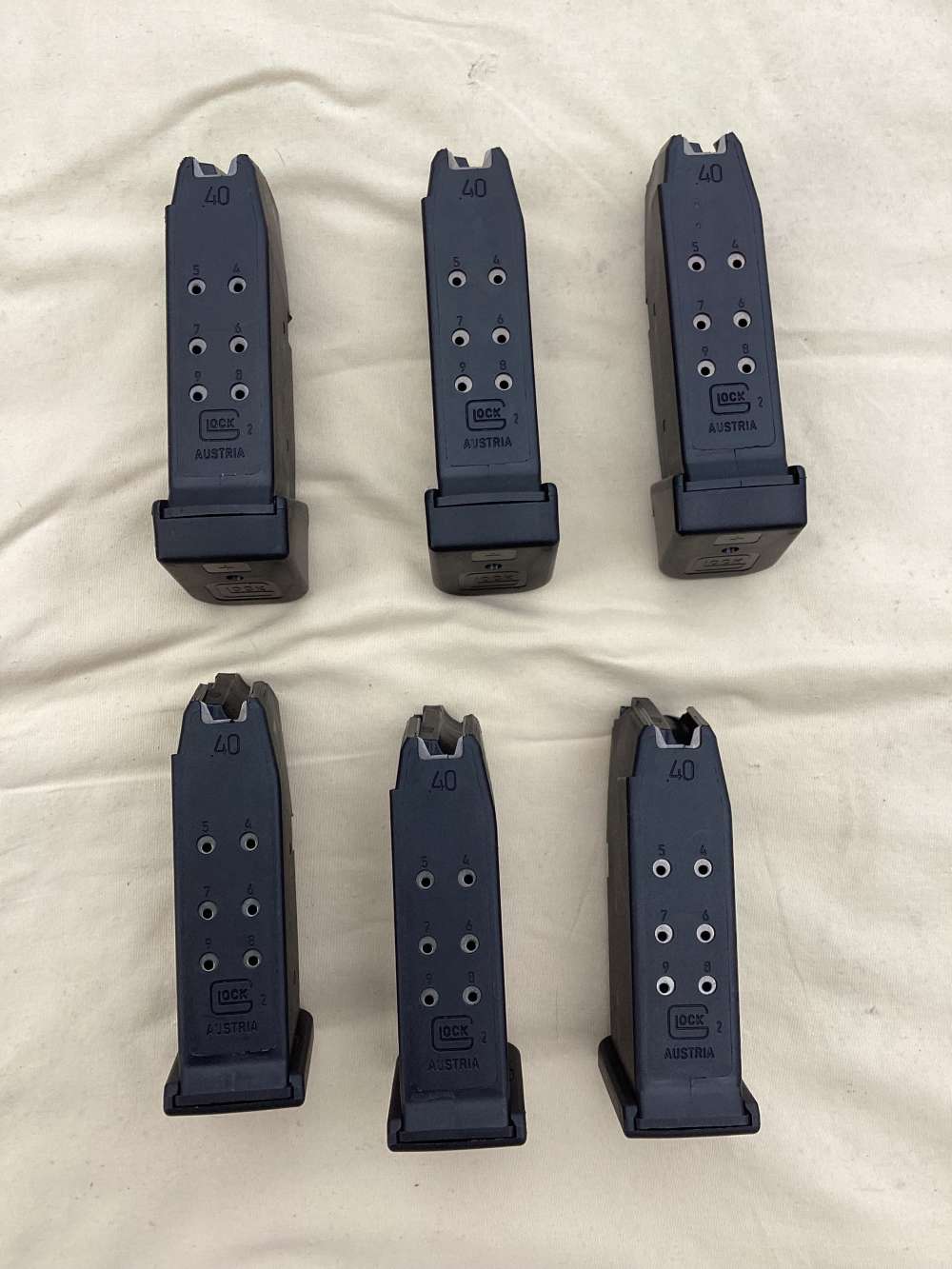 Glock 27 40 SW Generation 4, 6 Magazines Very Nice -img-12