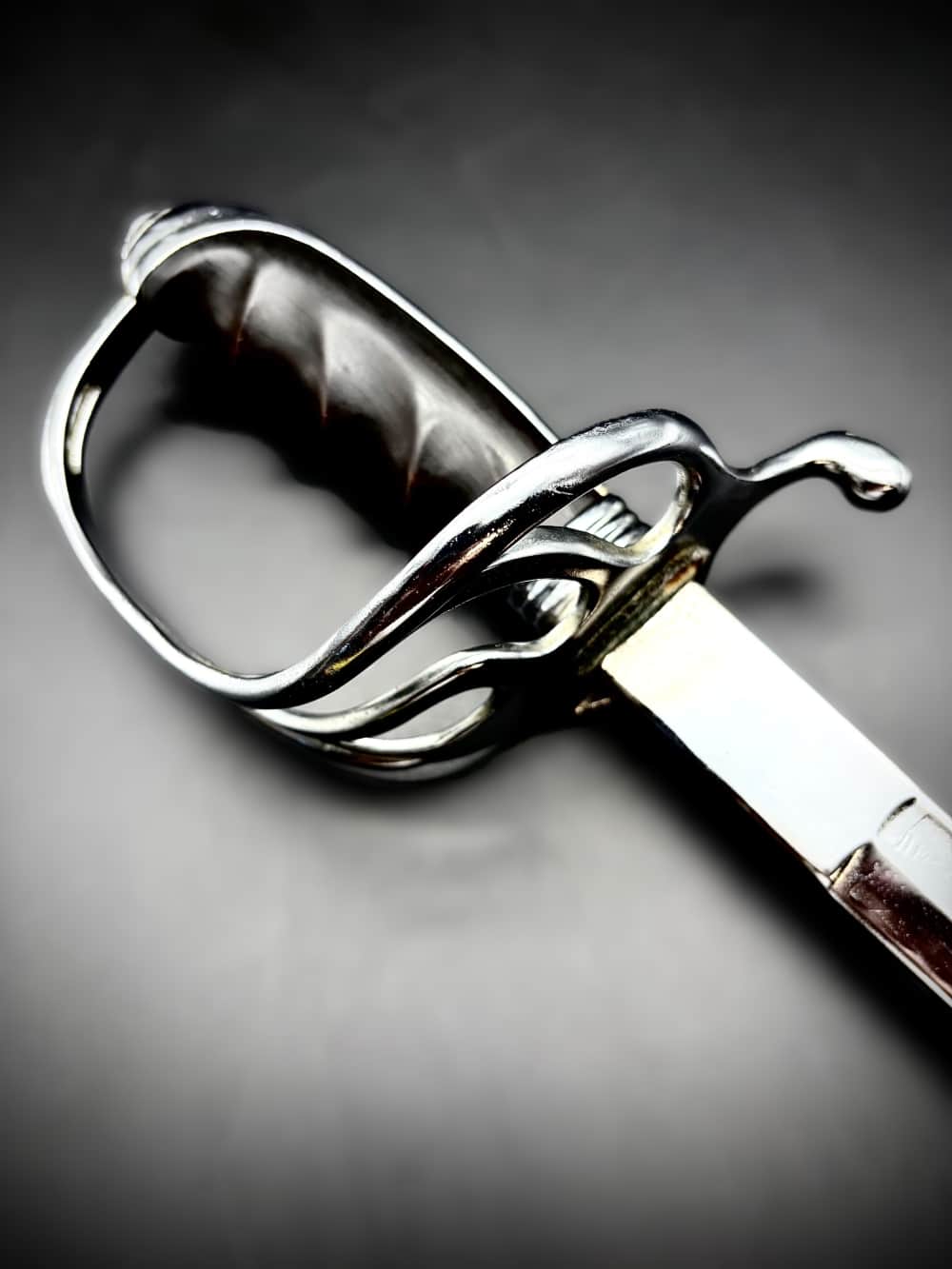 Vintage Francis Bannerman Model 1902 U.S. Army Officer’s Sword -img-10