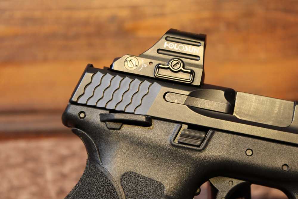 Smith and Wesson M&P 9 2.0 9mm Luger bbl Holosun Green Dot Removed Sights-img-3