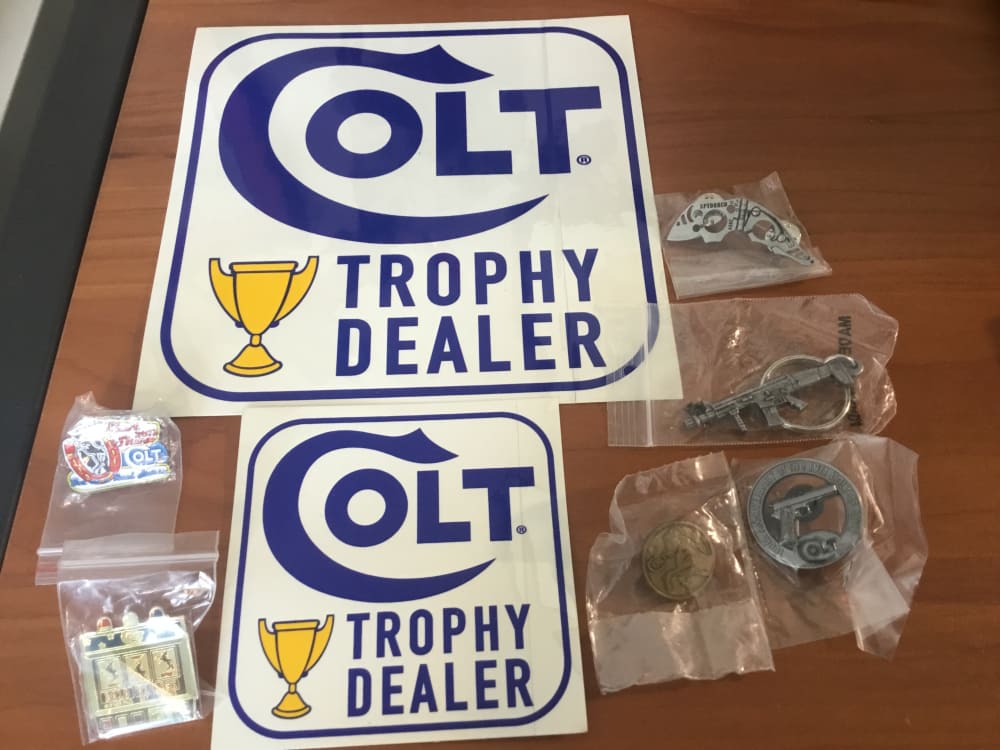 COLT, 8 RARE vintage Colt collectibles Mint, Unused (COLT6)-img-0