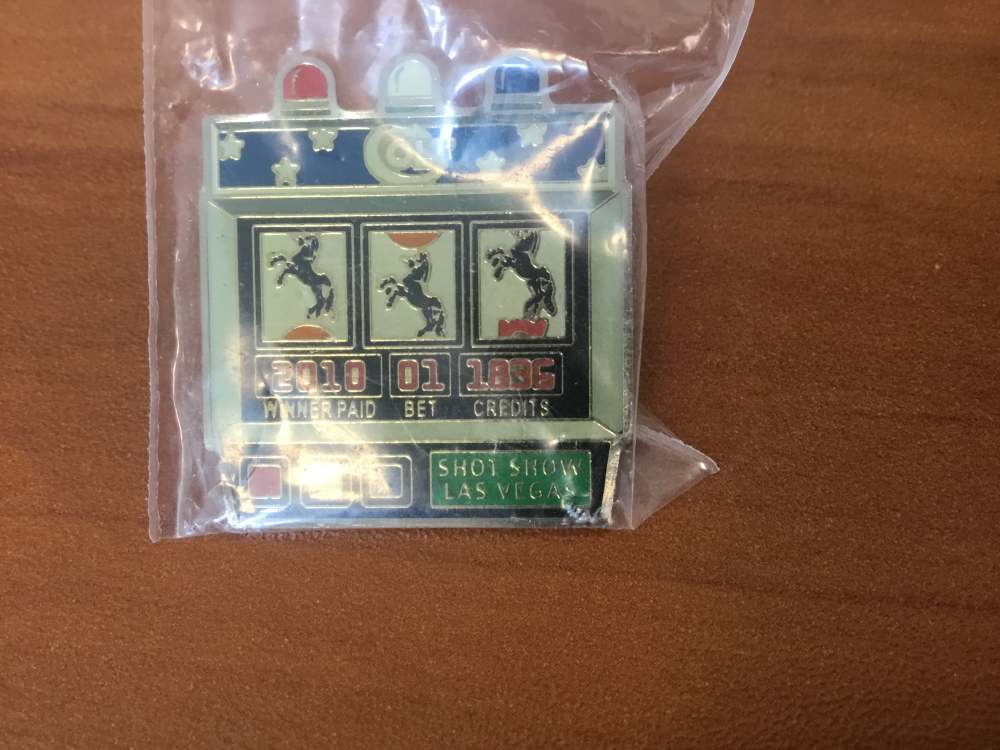 COLT, 8 RARE vintage Colt collectibles Mint, Unused (COLT6)-img-3