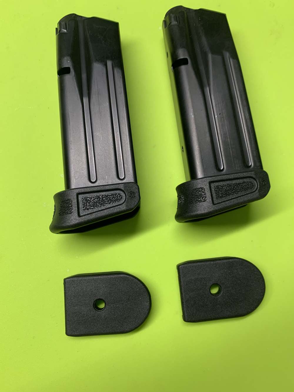 2  SAR 9 SC sub compact 12 round factory mags exc cond!-img-0