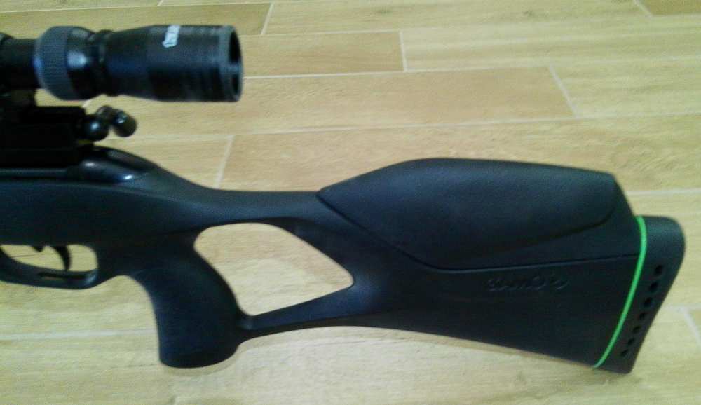 Gamo Urban 22 Pellet Rifle 600054 w/Tasco Optic .22 Caliber-img-2