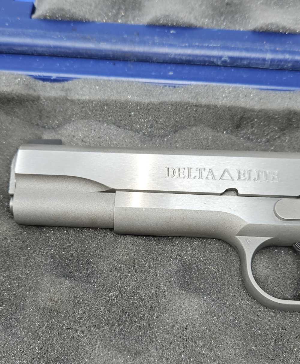 Colt Delta Elite Government 10mm Stainless 5" Series 80 — Case & 2 Mags-img-15