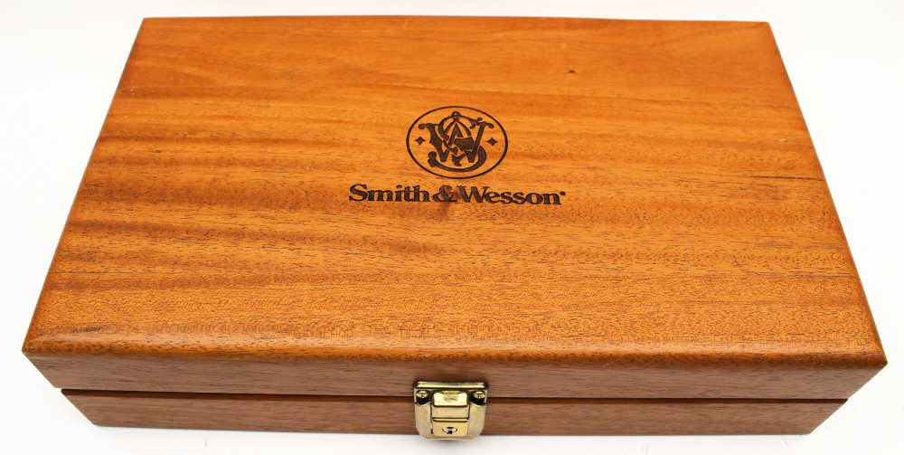 Smith & Wesson 640 Centennial 357 Magnum Engraved Beauty Presentation Case!-img-2