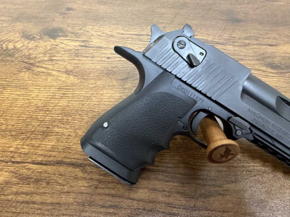 Magnum Research Desert Eagle Mark XIX L6 — .50 AE — 6" — Black-img-2