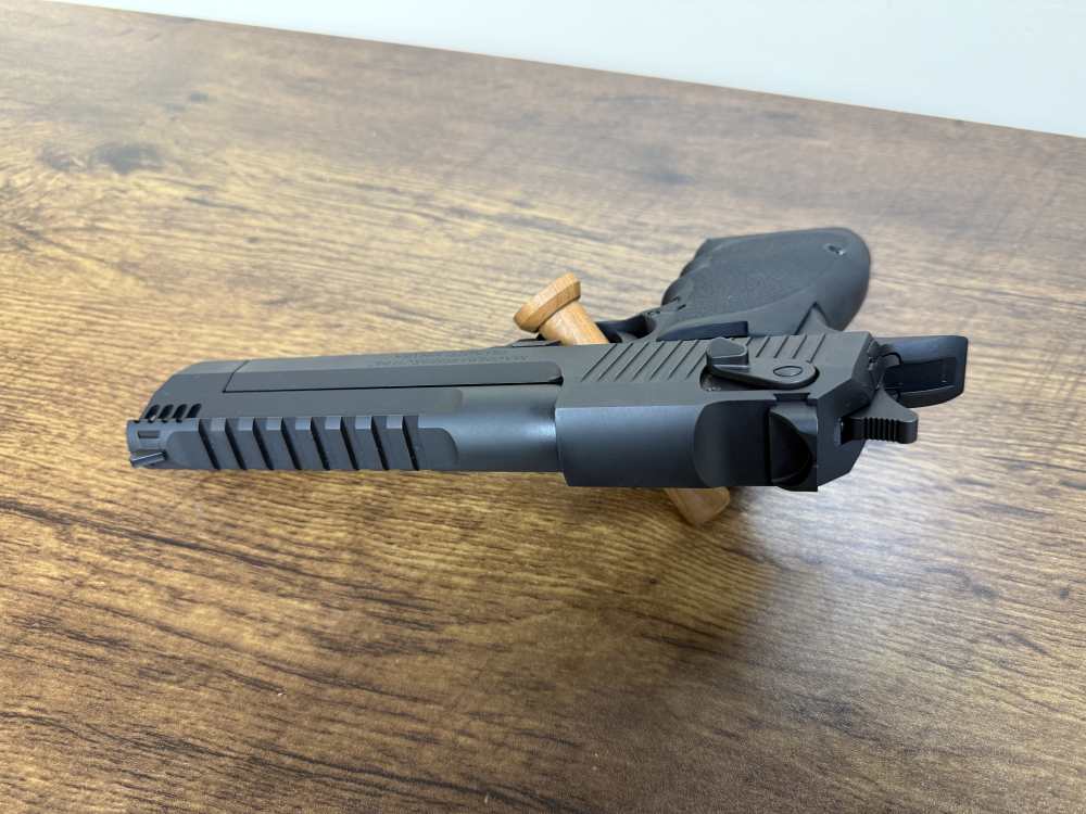 Magnum Research Desert Eagle Mark XIX L6 — .50 AE — 6" — Black-img-5
