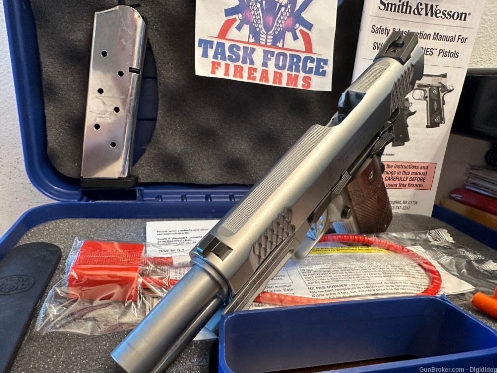 SMITH & WESSON SW1911TA E SERIES .45ACP 2 MAGS 8RDS TACTICAL ACCESSORY RAIL-img-2