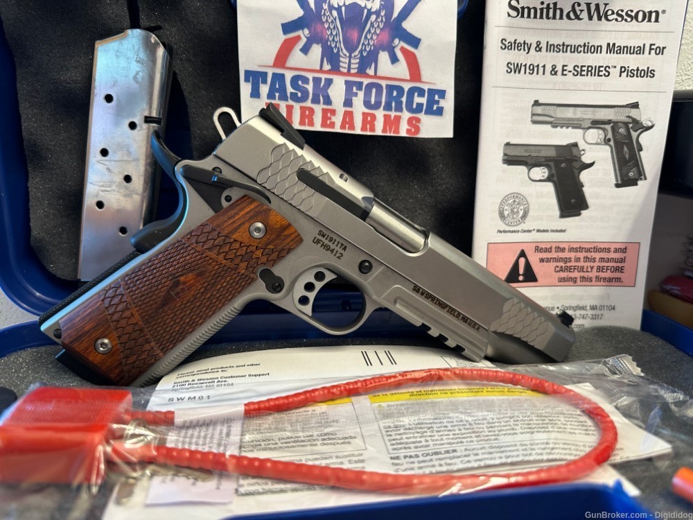 SMITH & WESSON SW1911TA E SERIES .45ACP 2 MAGS 8RDS TACTICAL ACCESSORY RAIL-img-1