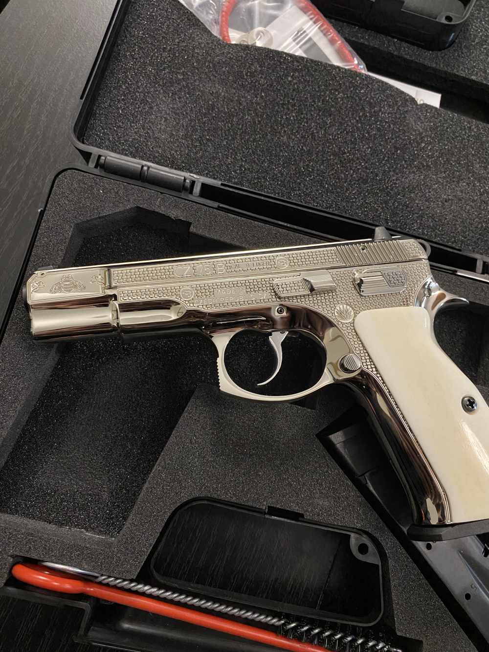CZ 75 B Nickel engraved -img-1
