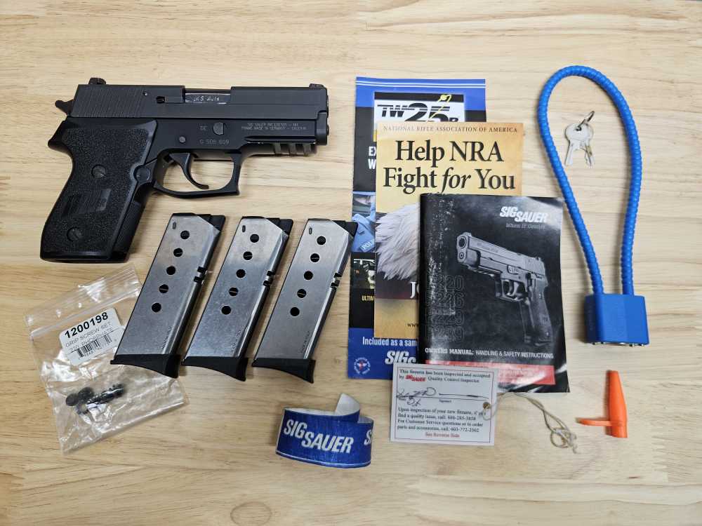 Super Clean Sig P220 Compact with Case-img-9
