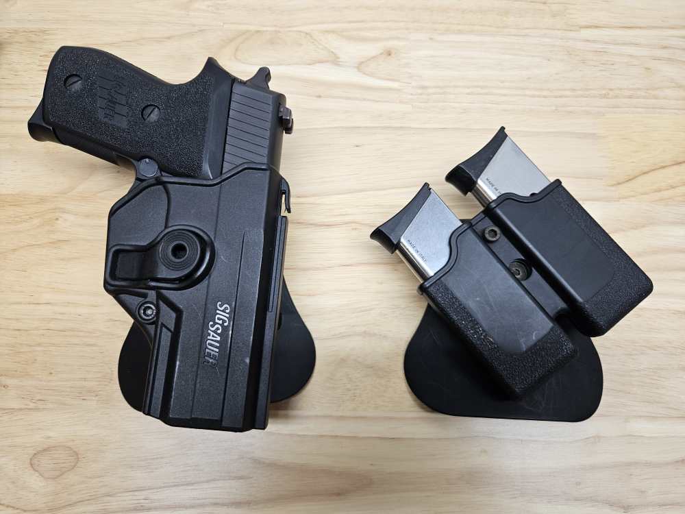 Super Clean Sig P220 Compact with Case-img-8