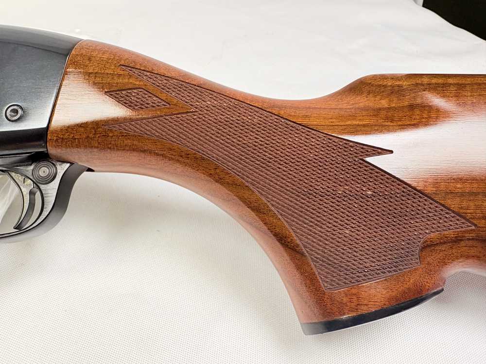 REMINGTON MODEL 11-87 12 GAUGE SEMI-AUTOMATIC SHOTGUN-img-20