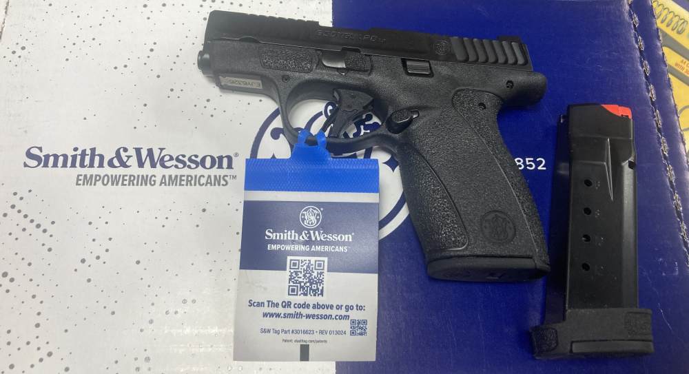 S&W Bodyguard 2.0 #13927 380acp 12 & 10rd mags NEW(no card fees)-img-1