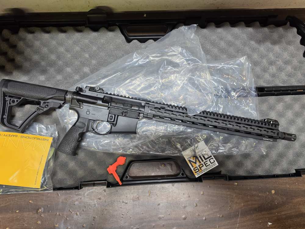 Daniel Defense DDM4V11 5.56 223 16" Semi Auto AR15 w/Mbus Pro-img-4