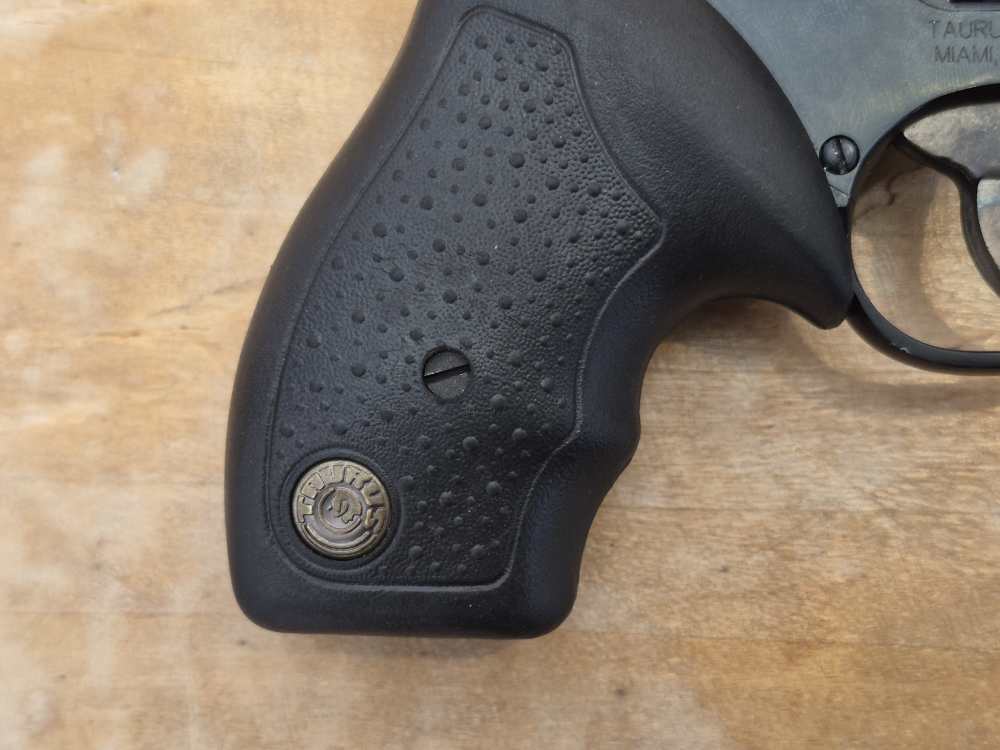 Taurus 85 Ultra-Lite .38 Special 5 Shot Revolver 2" Barrel-img-7