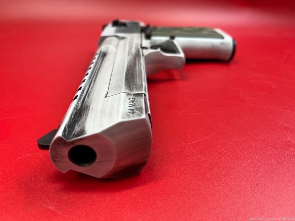 MAGNUM RESEARCH DESERT EAGLE L6 44 MAG WHITE  DISTRESSED. -img-5