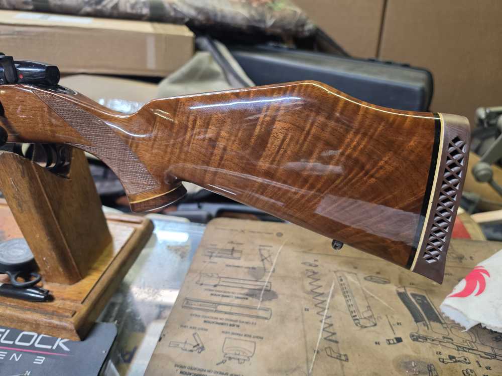 Weatherby Mark V Deluxe Left Hand 300 Wby Mag Ported High Gloss-img-8