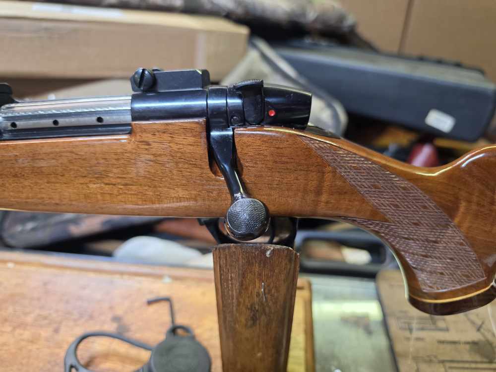 Weatherby Mark V Deluxe Left Hand 300 Wby Mag Ported High Gloss-img-9
