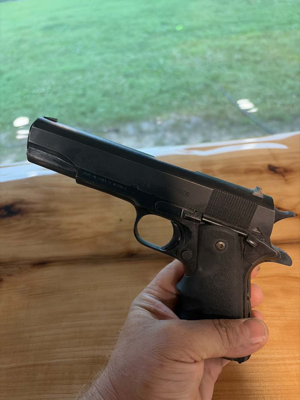 1911A1 Hougue grips-img-0