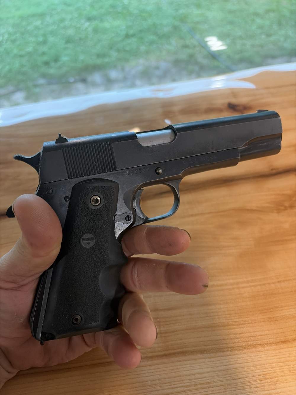 1911A1 Hougue grips-img-1