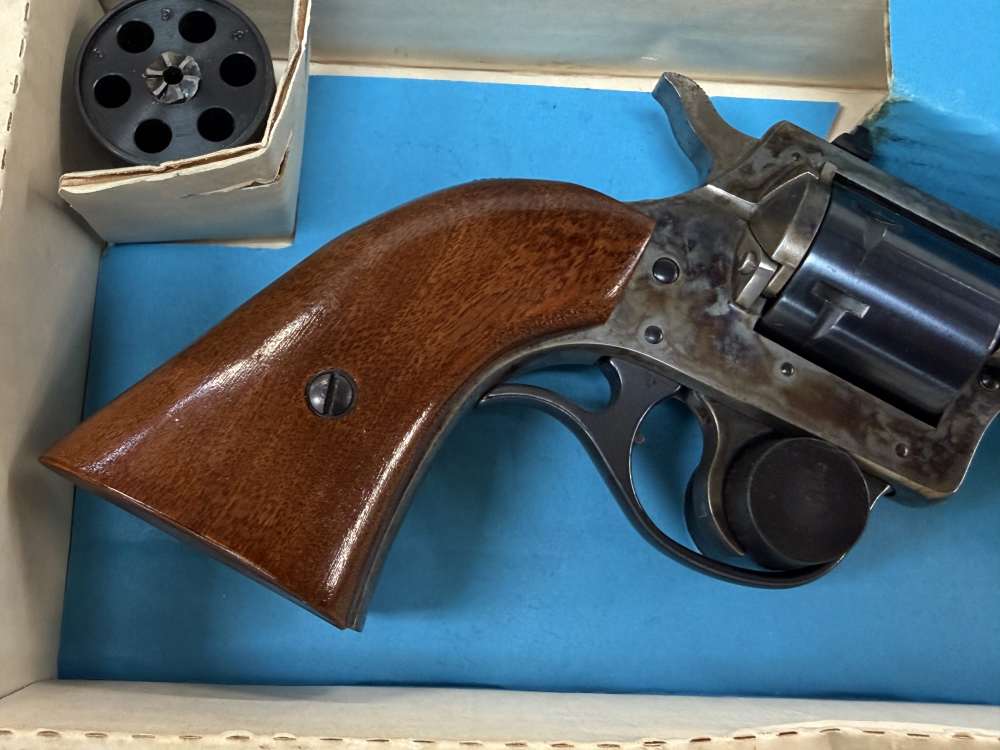 H&R Harrington & Richardson 676 22LR & 22 MAG w Original Box Excellent 1977-img-2